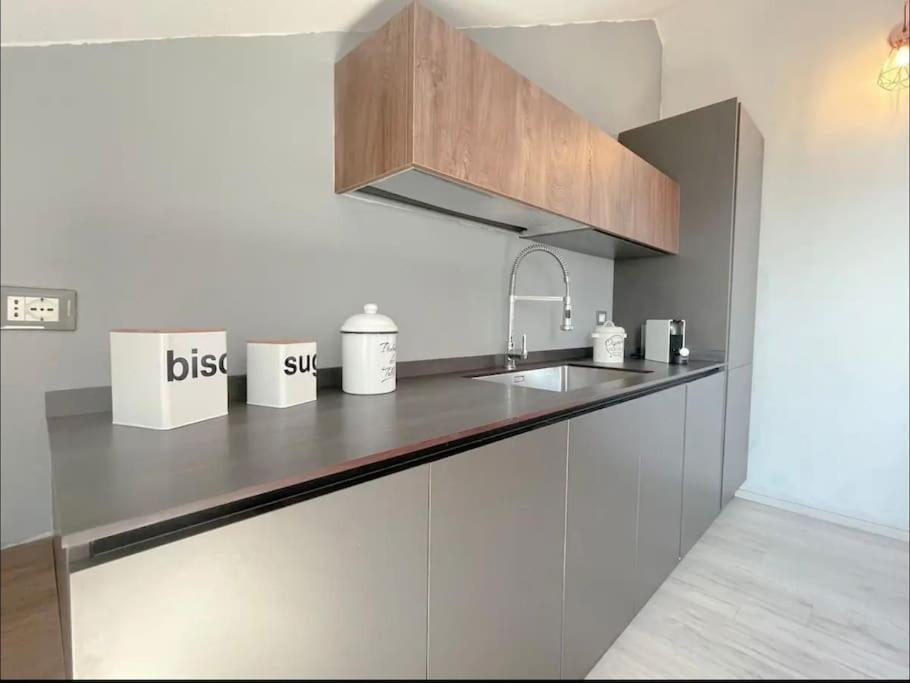 Mansarda Vista Mare A Zinola Apartment Savona Bagian luar foto